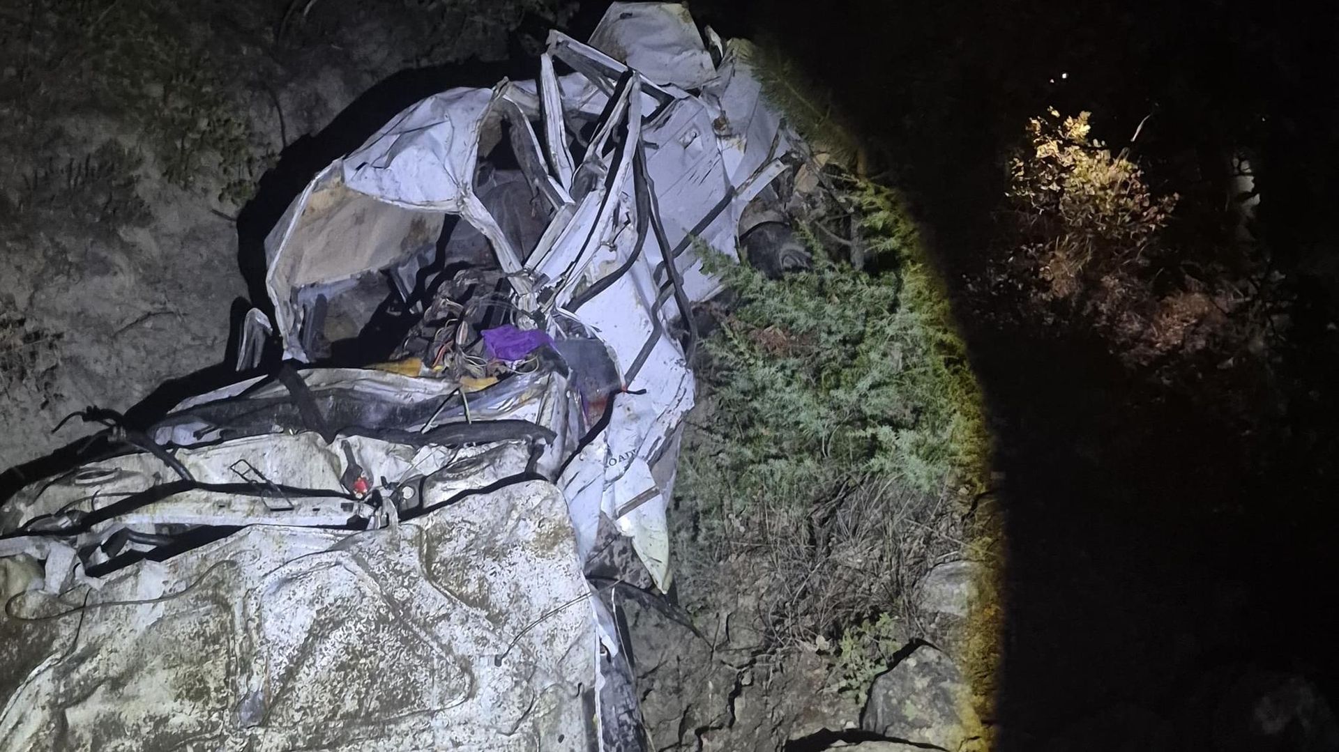 Çankırı'da otomobil uçuruma yuvarlandı: 4 ölü, 1 yaralı