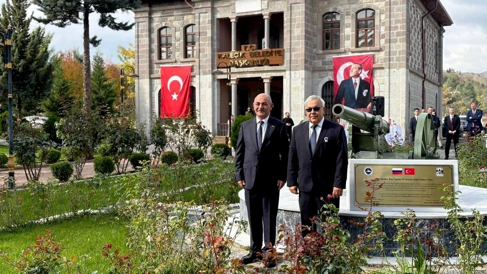 Kalecik’te Kurtuluş Savaşı’nda kullanılan Rus yapımı topa anı plaketi