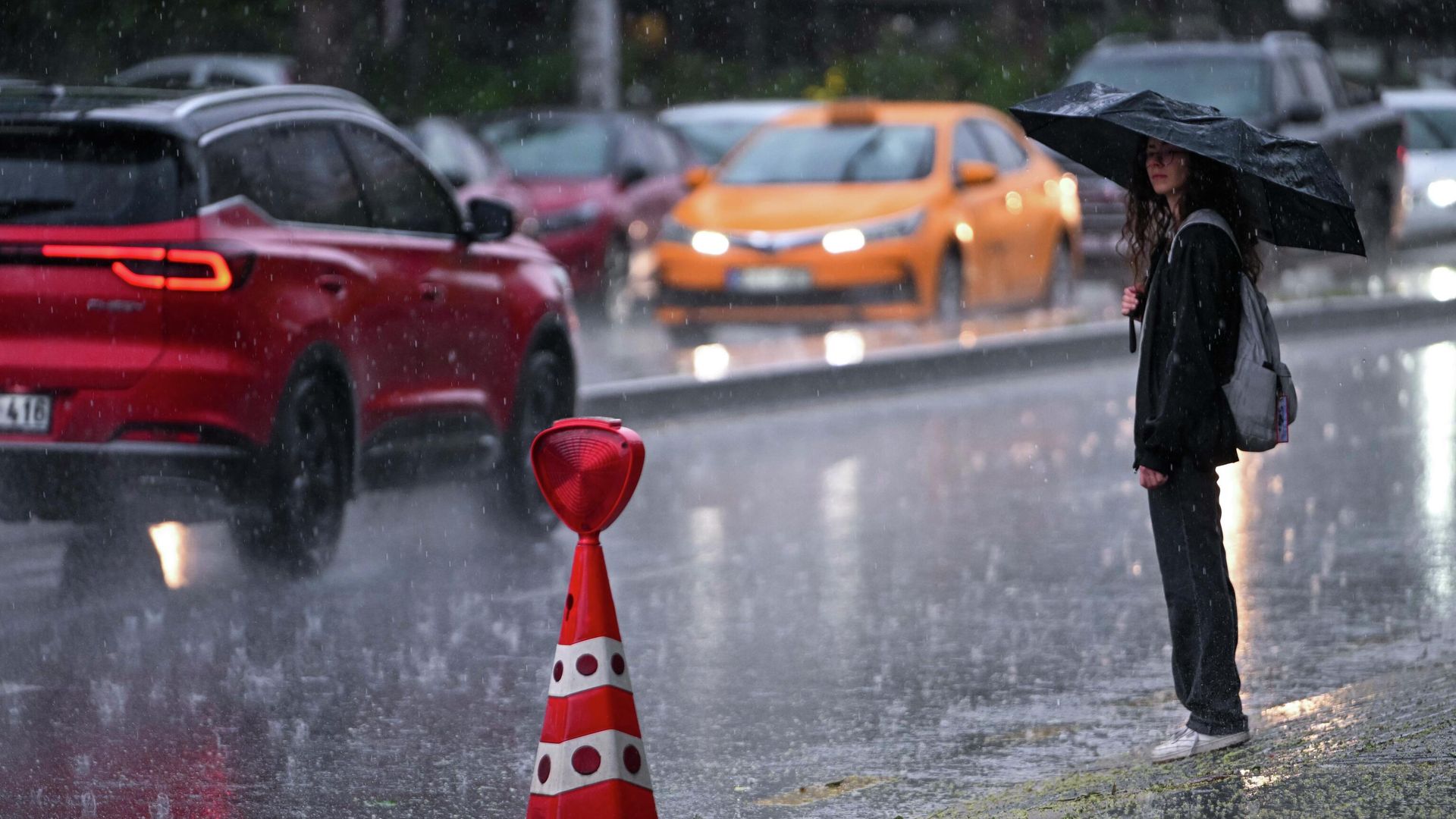 Meteoroloji il il hava durumunu açıkladı: Sağanak yağış hangi bölgelerde görülecek?